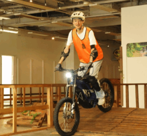 「電動バイクアスレチック走行コース」の体験ギフト。e-TRAIL-PARK海老名-所要時間：60分-2人向け-神奈川県-父の日の体験ギフト（BLUE）（eギフト）-05-21-2025_10_17_AM